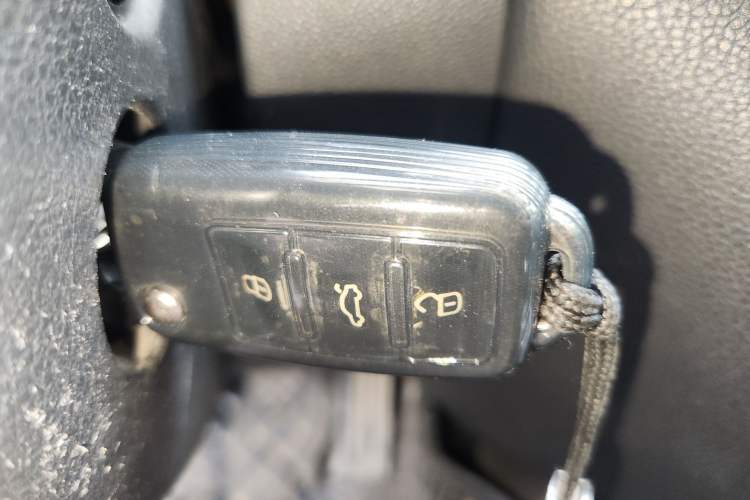 Used Volkswagen Sagitar 2012 1.4TSI Manual Luxury Model Vehicle Key