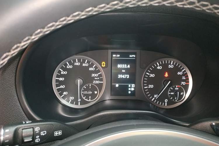 Used Mercedes-Benz Vito 2018 2.0T Business Version China VI Emission Standard