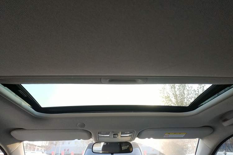 Used Kia kx1 Stonic 2021 1.4L CVT Sunroof Model
