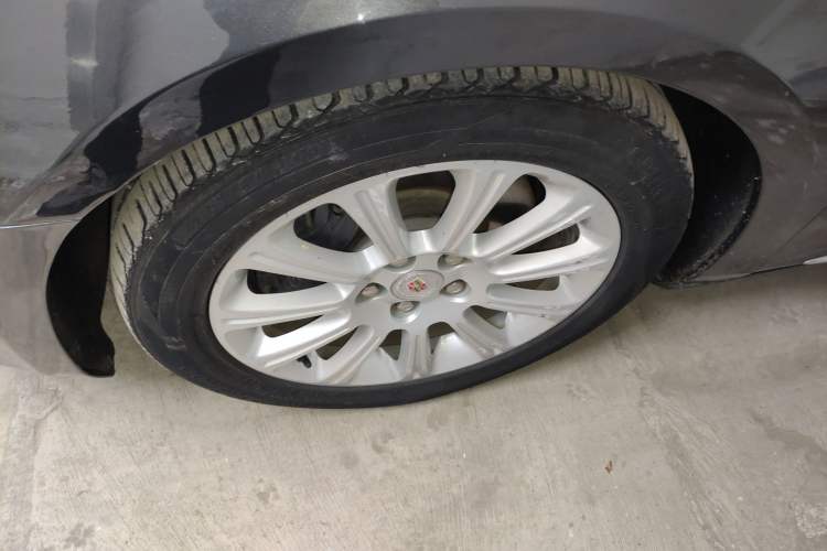 Used Cadillac XTS 2015 28T Comfort Model Left Front Wheel Hub