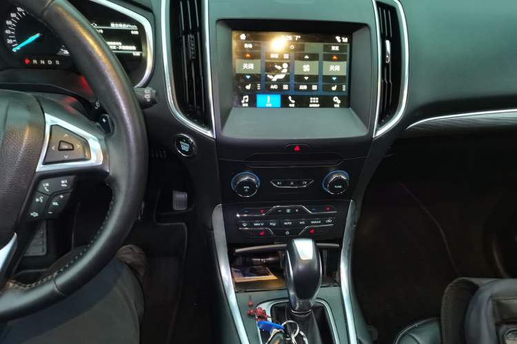 Used Ford Edge 2018 EcoBoost 245 Two-Wheel-Drive Titanium 7-Seater China V Standard
