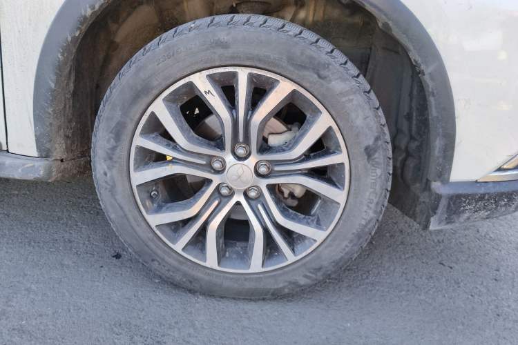 Used Mitsubishi Outlander 2016 2.4L 4x4 Luxury Edition 7-Seater