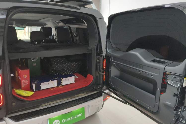 Used Land Rover Defender 2024 110 3.0T P400 XS
