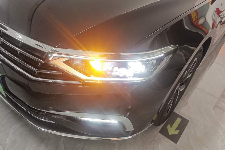 Used Volkswagen Magotan 2020 330TSI DSG Leading Model Left Front Headlight