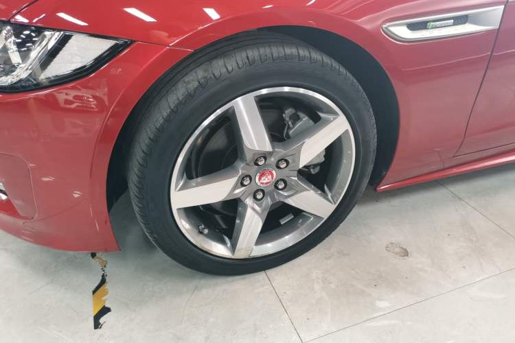 Used Jaguar XE 2017 2.0T 200 PS R-Sport
