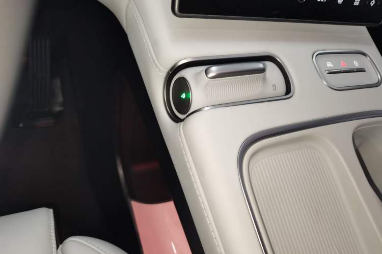 Used Nio ES6 2024 75 kWh
