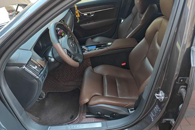 Used Volvo S90 2022 B5 Zhiyuan Luxury Edition