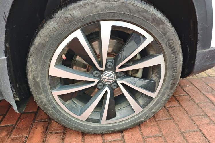Used Volkswagen Tharu 2019 280TSI Two-Wheel Drive Luxury Version China VI Standard Right Front Wheel Hub
