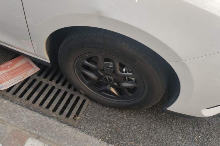 Used BYD Seal 05 DM-i 2025 DM-i Smart Drive 55KM Luxury Model Right Front Wheel Hub