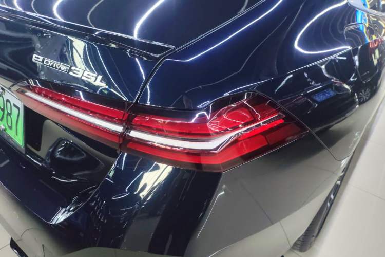 Used BMW i5 2024 eDrive 35L M Sport Package Right Rear Taillight