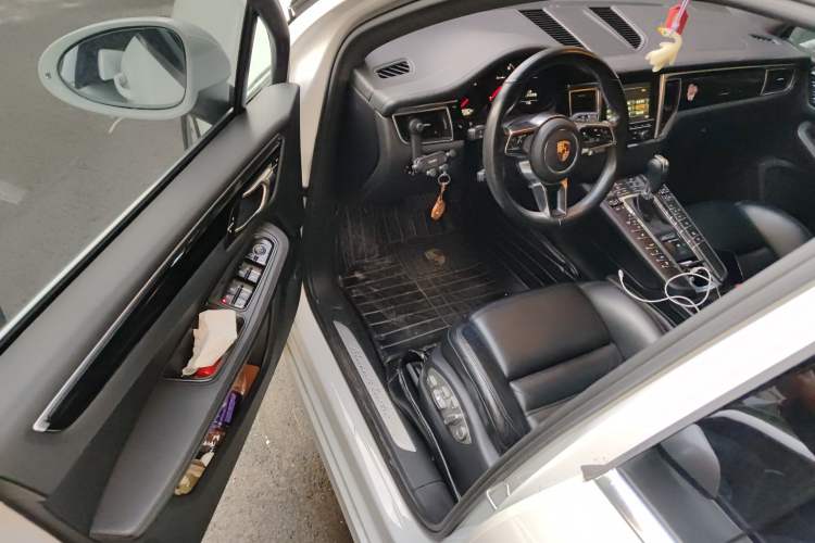 Used Porsche Macan 2014 Macan Turbo 3.6T