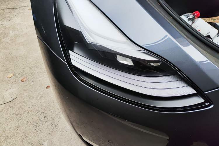 Used Tesla Model Y 2021 Long-Range All-Wheel-Drive Version Right Front Headlight