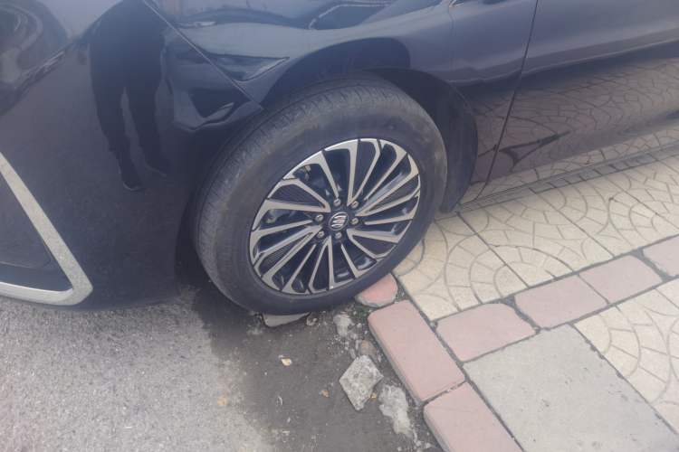 Used Buick GL8 New Energy 2025 Lu Shang Smart Enjoyment Edition 7-Seater
