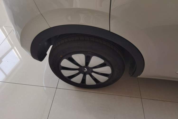 Used Wuling Bingo 2024 333 km Enjoyment Version Right Rear Wheel Hub