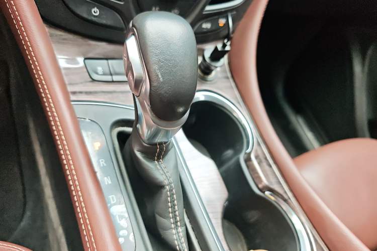 Used Buick Envision 2017 28T Four-Wheel Drive Luxury Model
