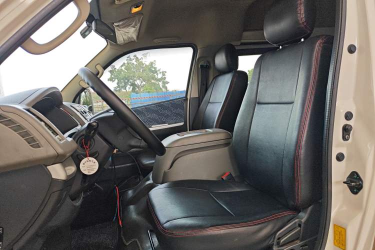 Used Foton Scenic G7 2016 2.0L Commercial Edition Long Wheelbase High-Roof 4Q20M Left Front Seat