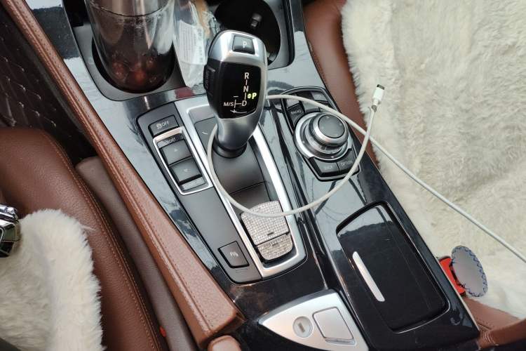 Used BMW 5 Series 2014 520Li Elegant Model
