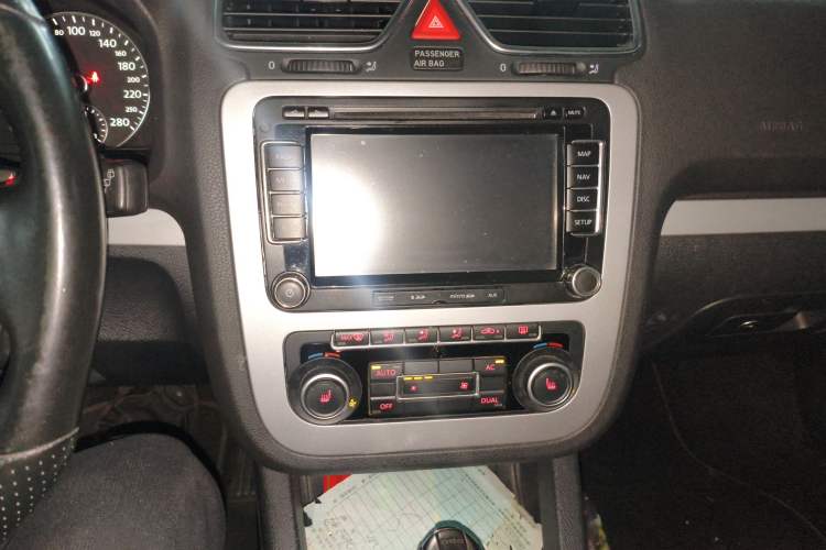 Used Volkswagen Scirocco 2011 2.0 TSI Luxury Edition Audio And AC Panel