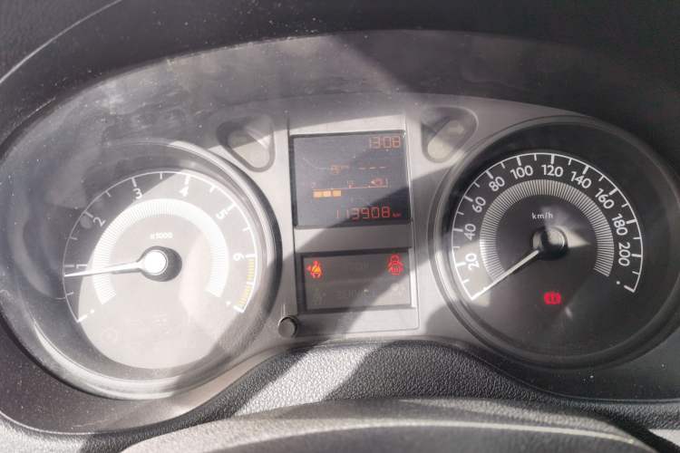 Used Peugeot 301 2014 1.6L Manual Comfort Edition