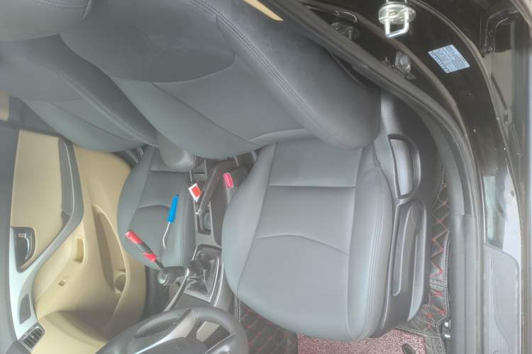 Used Hyundai Elantra (5th Generation / Langdong) 2012 1.6L Manual Leading Model