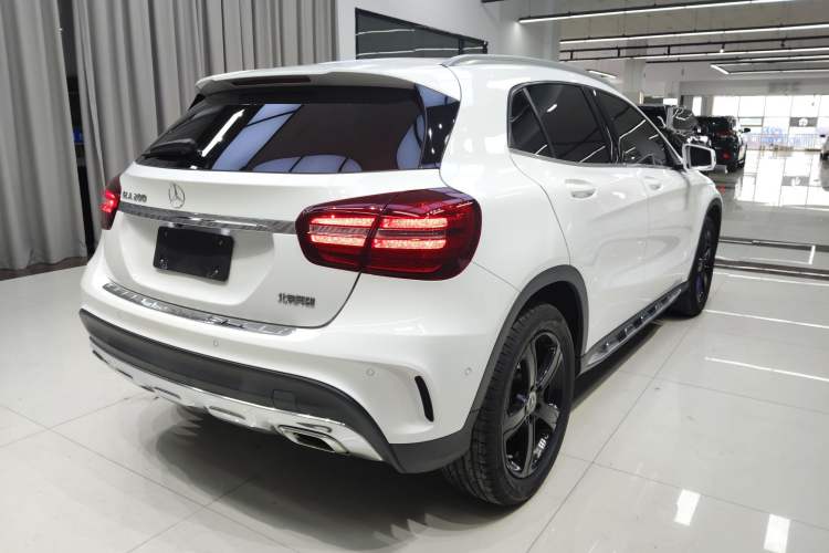 Used Mercedes-Benz GLA 2019 GLA 200 Fashion Model Rear Right 45 Deg