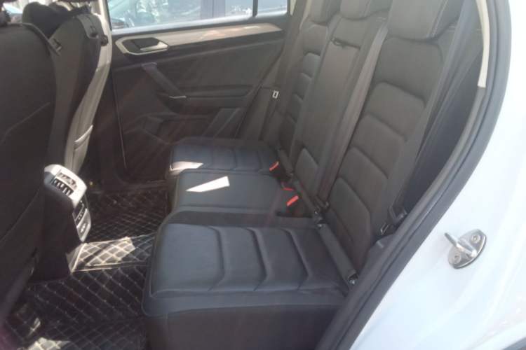 Used Volkswagen Tayron 2021 330TSI Two-Wheel-Drive 3rd Anniversary Limited Edition Left Rear Seat