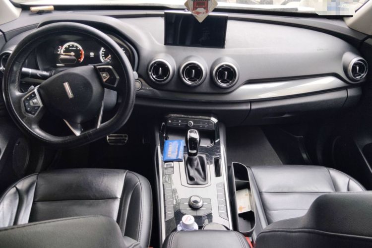 Used Wey VV7 2017 2.0T Flagship Model Center Console