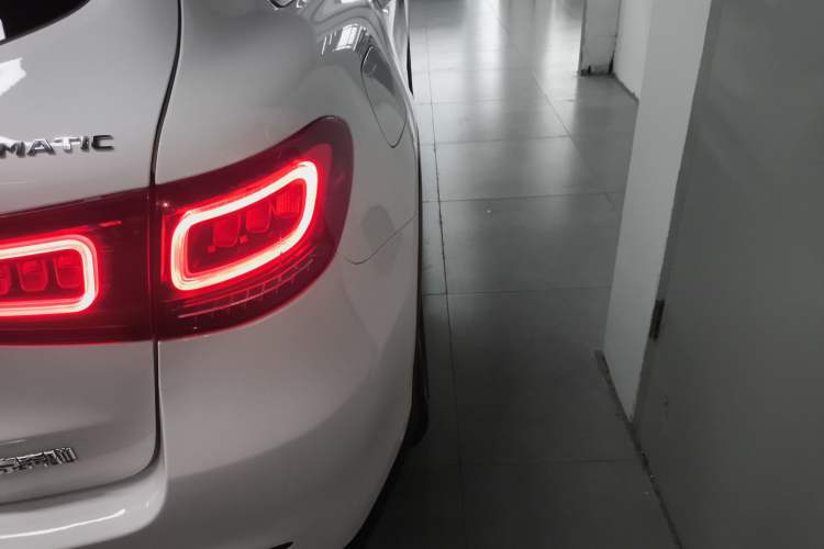 Used Mercedes-Benz GLC 2022 Refreshed GLC 300 L 4MATIC Dynamic Edition Exterior 3