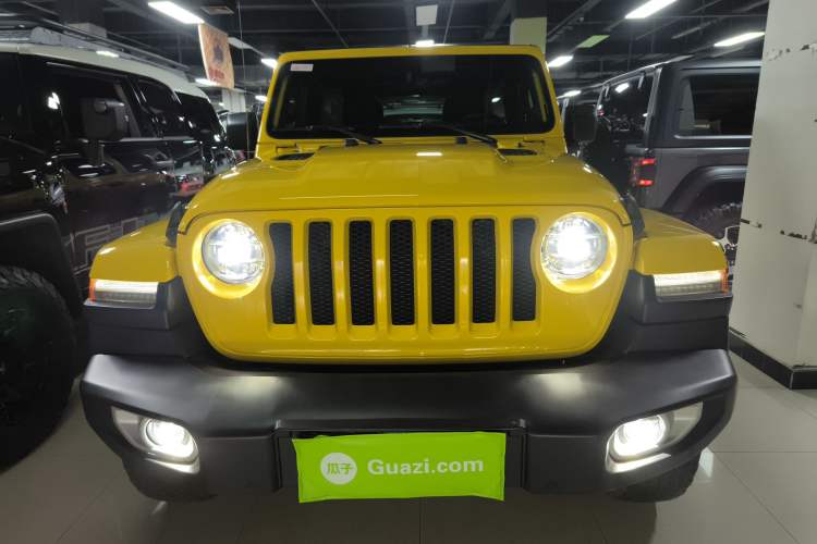 Used Jeep Wrangler 2019 2.0T Sahara Four-Door Version China VI Emission Standard
