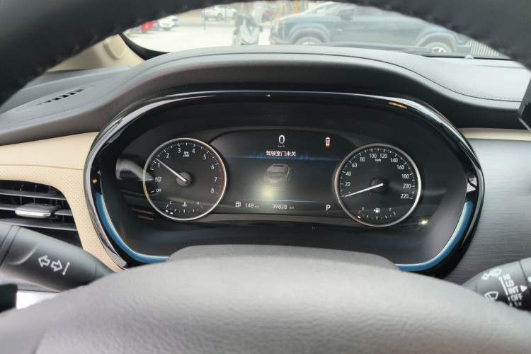 Used Buick GL8 2023 Land Executive Class 652T Luxury Model
