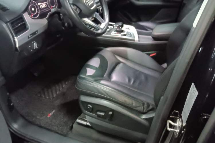 Used Audi Q7 2019 45 TFSI Comfort Model