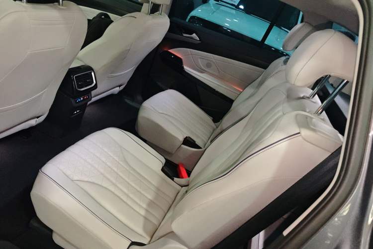 Used Volkswagen ID.6 X 2023 Ultra-Intelligent Long-Range Version Left Rear Seat