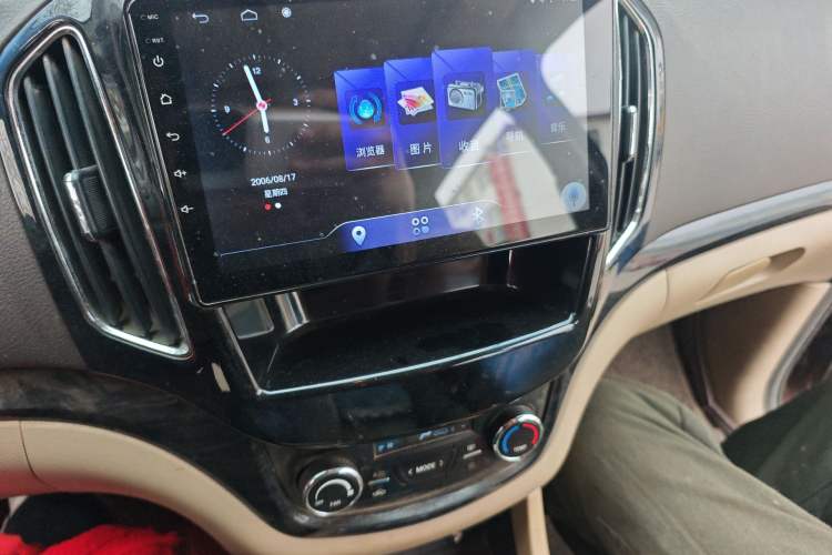 Used Baojun 730 2014 1.5L manual luxury trim 7 seats
