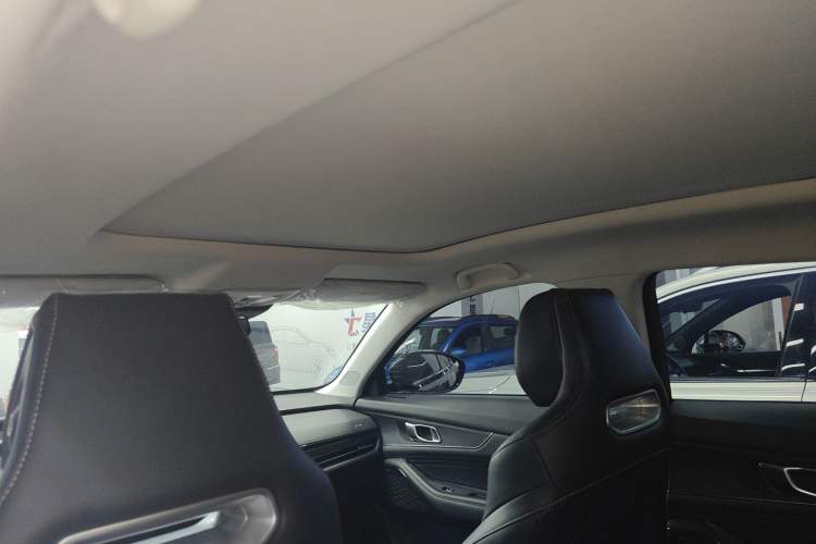 Used Changan UNI-K 2023 2.0T Two-Wheel Drive Enjoyment Version
