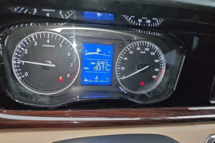 Used CHANGAN KUAYUE Xing V5 2021 1.6L Fortune-Attracting Deluxe Model DAM16KR