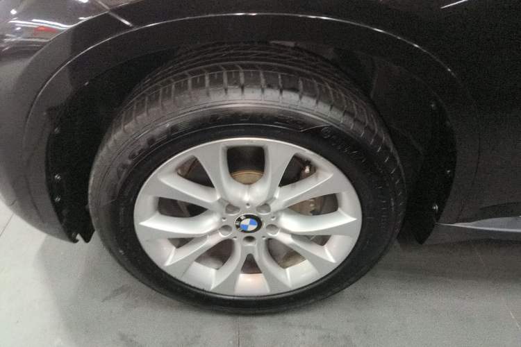Used BMW X5 2018 xDrive28i Exterior 4