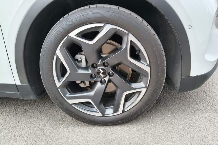 Used ONVO L60 2024 60 kWh Rear-Drive Version