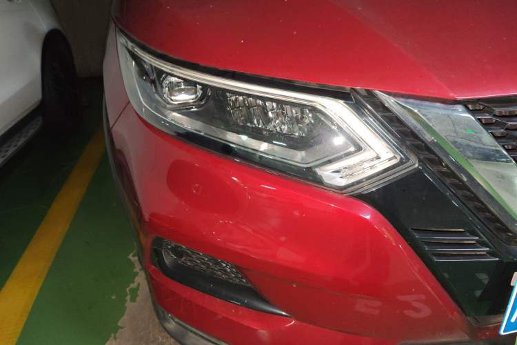 Used Nissan Qashqai 2019 2.0L CVT Luxury Edition Right Front Headlight