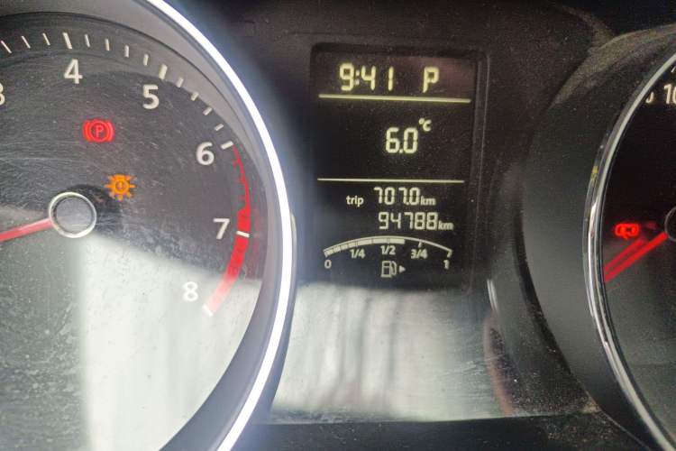 Used Volkswagen Sagitar 2015 1.6L Automatic Comfort Model
