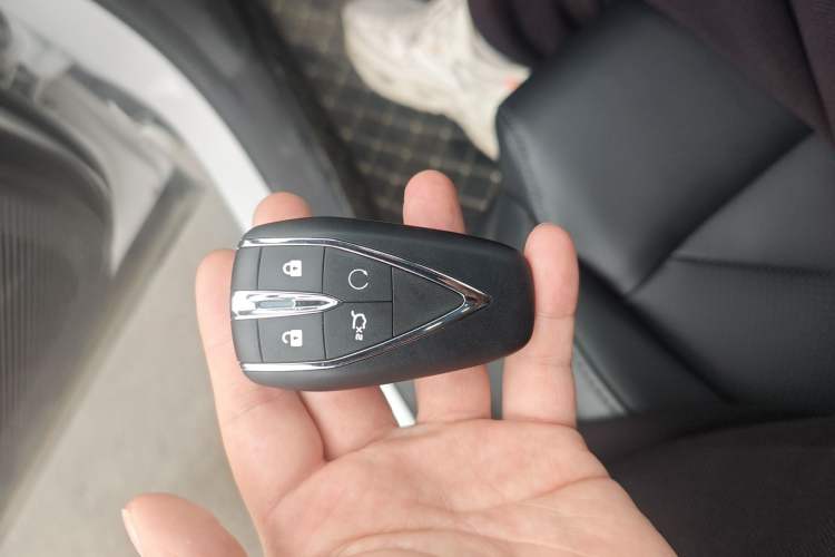 Used CHANGAN CS75 PLUS 2026 Model, Smart Champion Edition 1.5T New Blue Whale Smart Navigation Version
