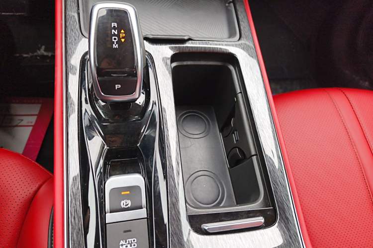 Used Dongfeng Aeolus Yixuan MAX 2021 1.5T Ultra-Stylish Trendsetter Edition
