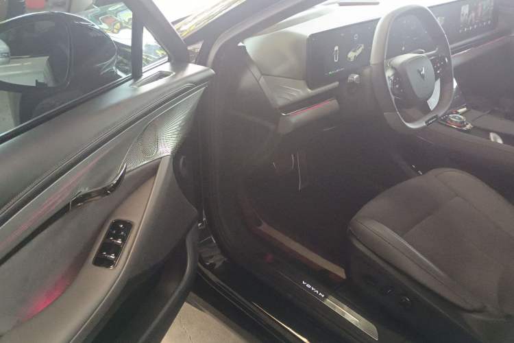 Used VOYAH PASSION 2024 PHEV Four-Wheel Drive Ultra-Long Range Flagship Model Driver Seat