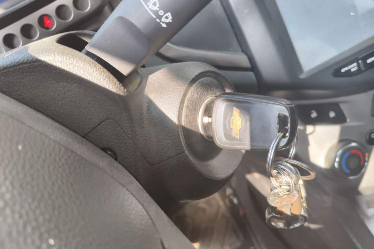 Used Chevrolet Aveo Sonic 2011 Sedan 1.4L MT SL