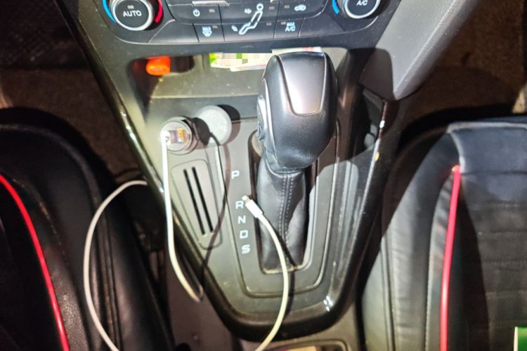 Used Ford Focus 2017 Sedan 1.6L Automatic Fashion Edition Smart Drive Version Gear Lever