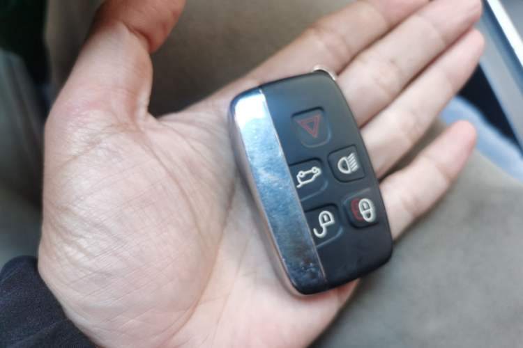 Used Land Rover Discovery Sport 2018 240 PS SE Version Vehicle Key