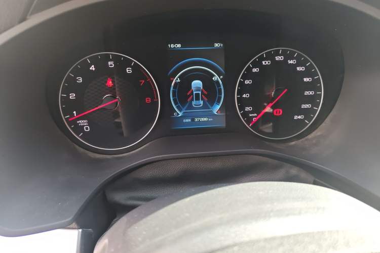 Used BYD Song 2021 Classic Edition 1.5T Manual Luxury Model Odometer Close Up