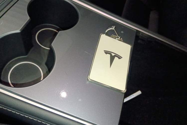 Used Tesla Model Y 2023 Rear-Wheel-Drive Version
