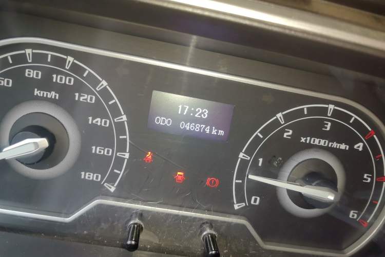 Used SAIC MAXUS Xintu V80 2023 2.0T Manual Classic Aoyuntong Short Wheelbase Ultra-Low Roof 7/8/9-Seater