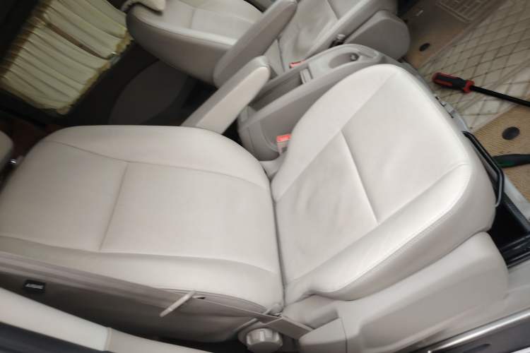 Used Ford Tourneo Custom 2017 2.0T Automatic Elite Version
