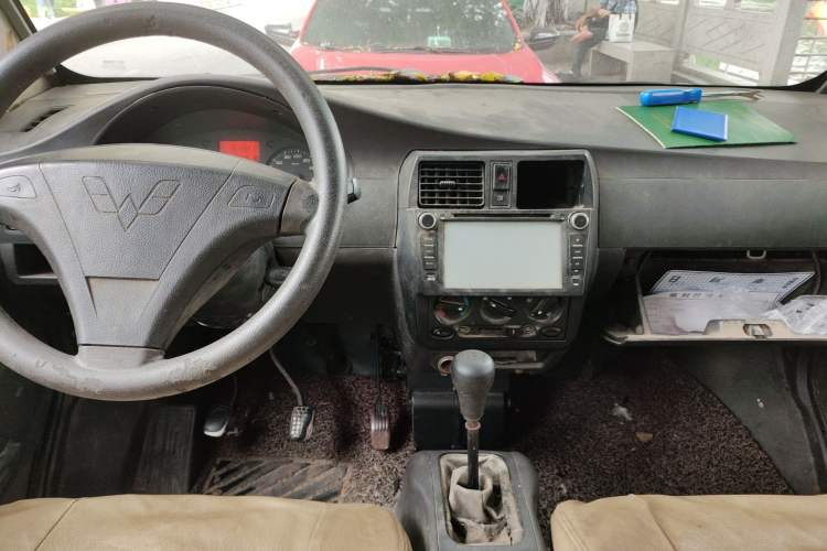 Used Wuling Rongguang 2011 1.2L Base Version Center Console